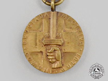 romania,_kingdom._a_crusade_against_communism_medal1941_with_two_clasps_l22_mnc6706_496_1