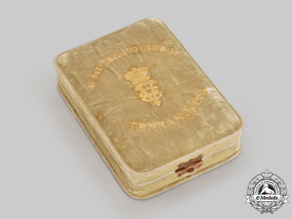 italy,_kingdom._an_order_of_the_crown_of_italy,_v_class_knight_in_gold,"_terranovesi",_c.1900_l22_mnc6706_528_1