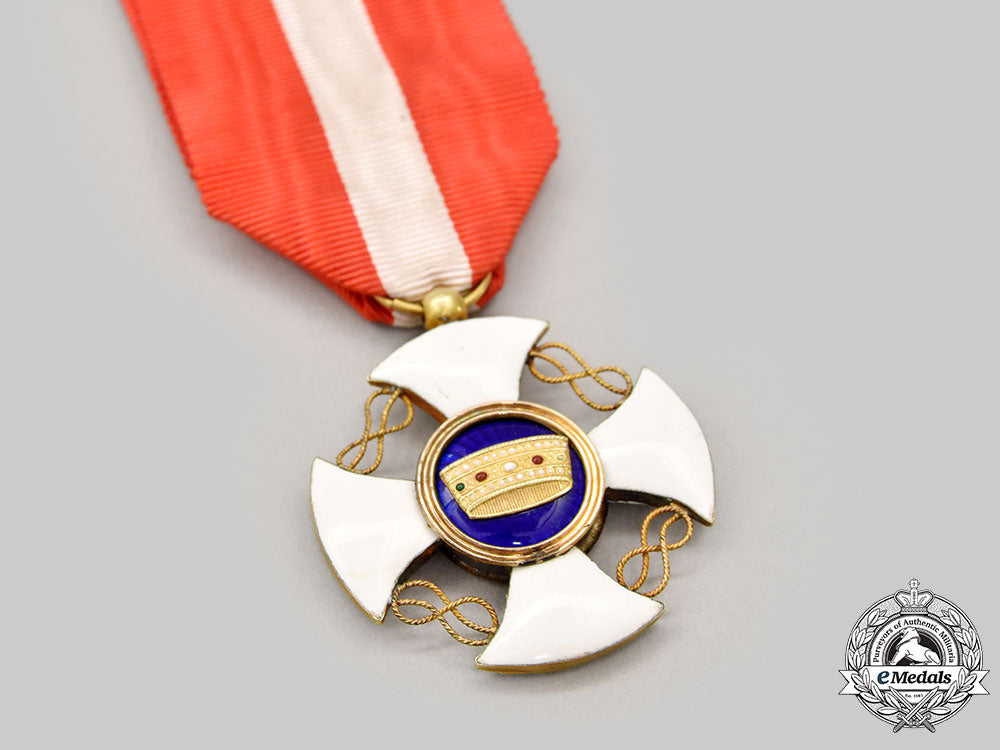 italy,_kingdom._an_order_of_the_crown_of_italy,_v_class_knight_in_gold,"_terranovesi",_c.1900_l22_mnc6712_533_1