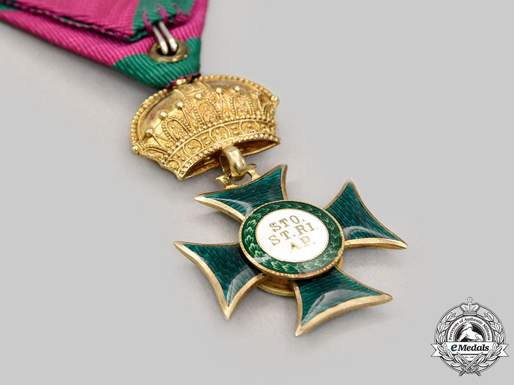 austria,_empire._an_order_of_st._stephen_by_rothe,_knight's_cross_c.1925_l22_mnc7389_776