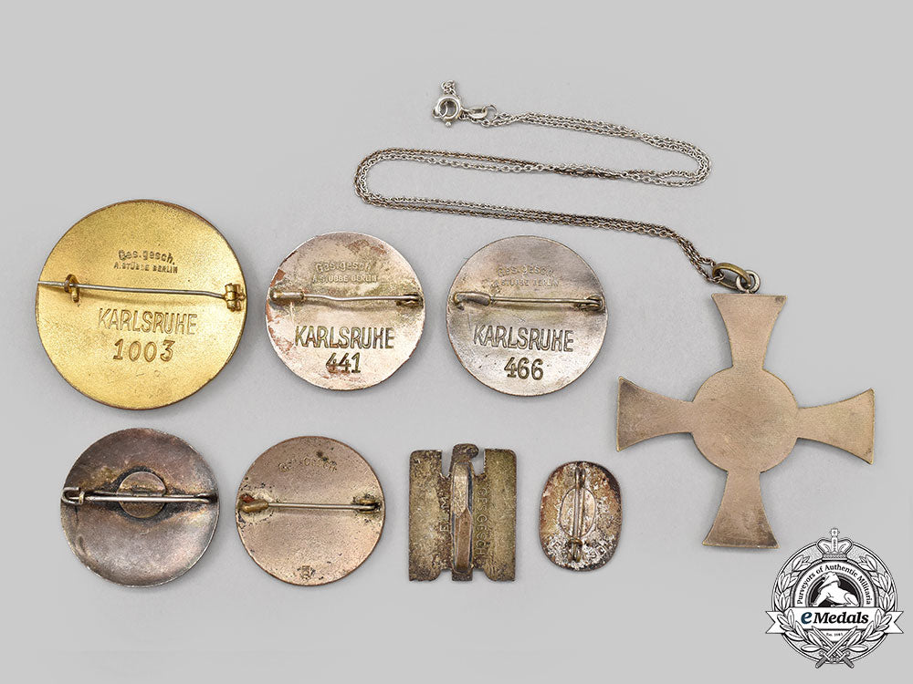 germany,_drk._a_mixed_lot_of_german_red_cross_badges_and_decorations_l22_mnc7463_583