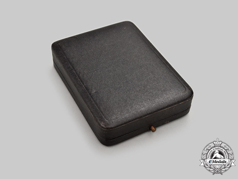 germany,_imperial._a1914_iron_cross_ii_class,_with_case_l22_mnc7477_413_1