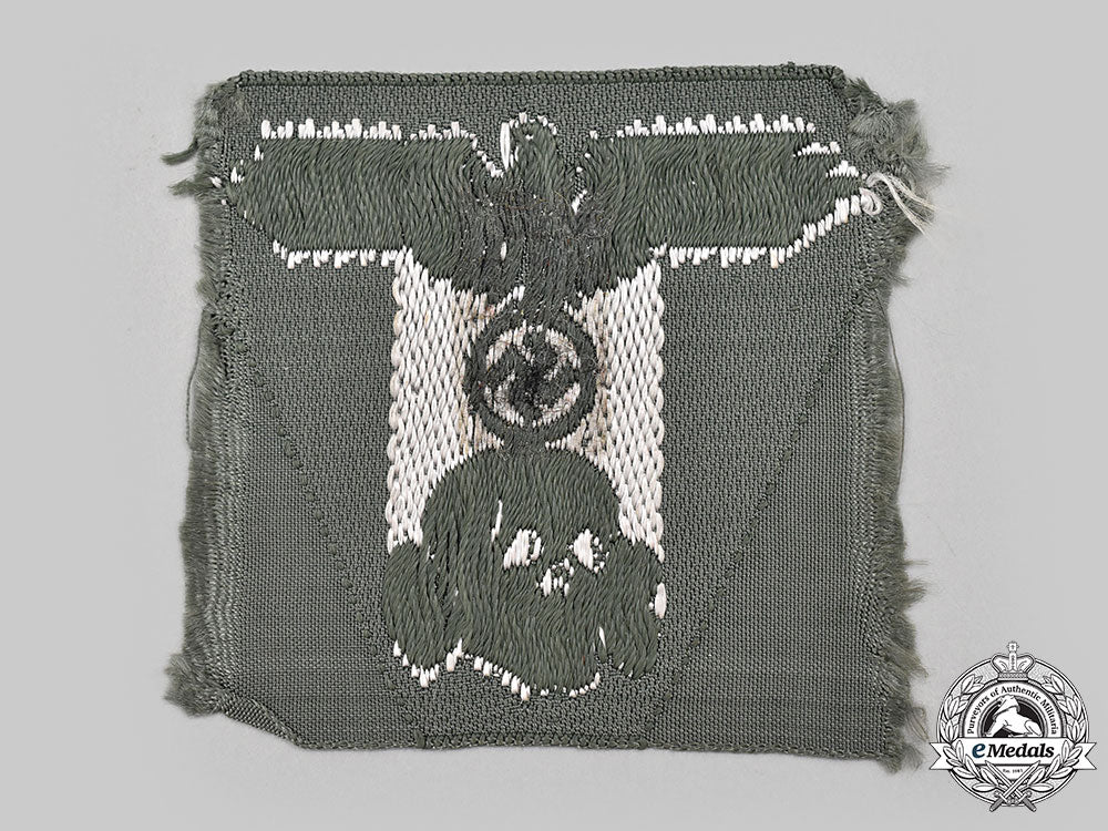 germany,_ss._a_late-_war_waffen-_ss_em/_nco’s_m43_cap_insignia_l22_mnc7524_608