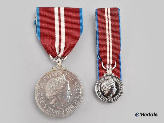 united_kingdom._a_queen_elizabeth_ii_diamond_jubilee_medal1952-2012,_fullsize_and_miniature_l22_mnc7536_798_1