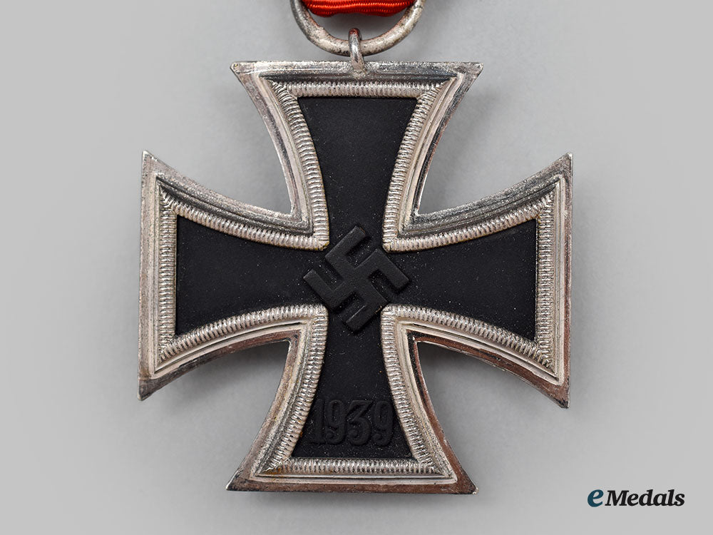 germany,_wehrmacht._a_mint1939_iron_cross_ii_class,_by_klein&_quenzer_l22_mnc7581_354