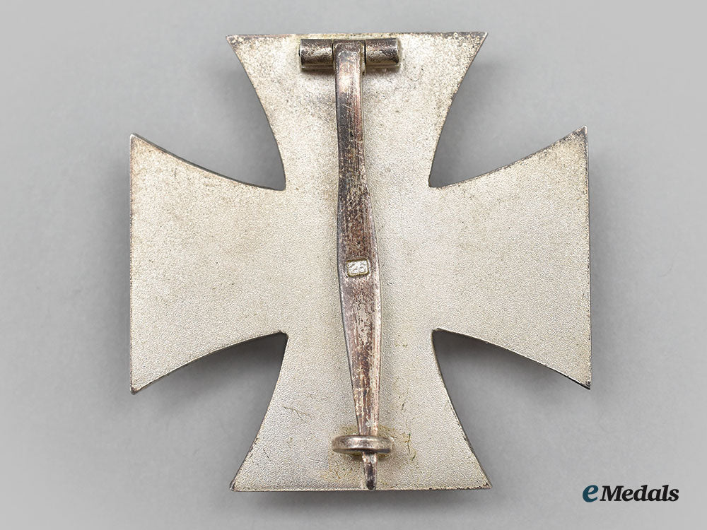 germany,_wehrmacht._a_mint1939_iron_cross_i_class,_with_case,_by_b.h._mayer_l22_mnc7596_361