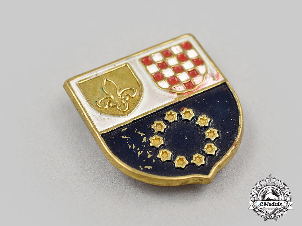 bosnia_and_herzegovina._a_coat_of_arms_of_the_federation_of_bosnia_and_herzegovina_badge_l22_mnc7620_030_1