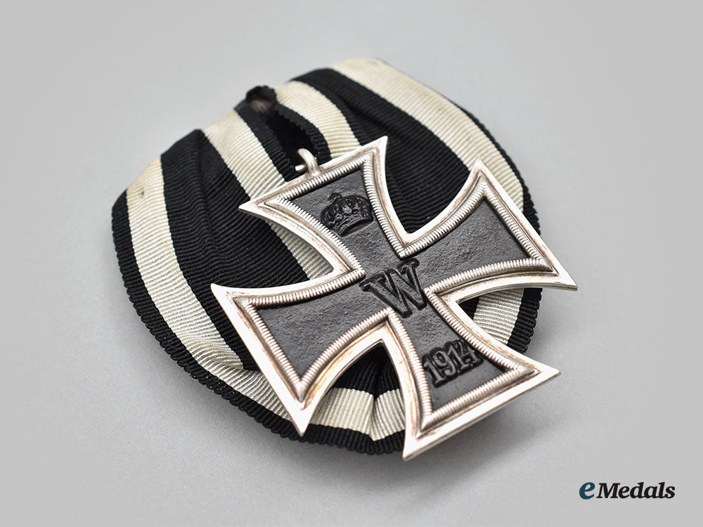 germany,_imperial._a_mint1914_iron_cross_ii_class,_on_parade_mount_l22_mnc7626_370