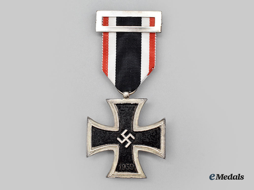 germany,_wehrmacht._a1939_iron_cross_ii_class,_spanish-_made_for_blue_division_veterans_l22_mnc7768_414_1
