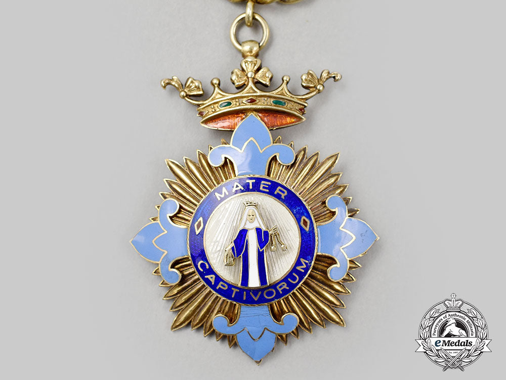 spain,_fascist_state._an_order_of_penitentiary_social_merit,_distinguished_gold_cross_with_collar,_c.1945_l22_mnc7825_579_1_1_1