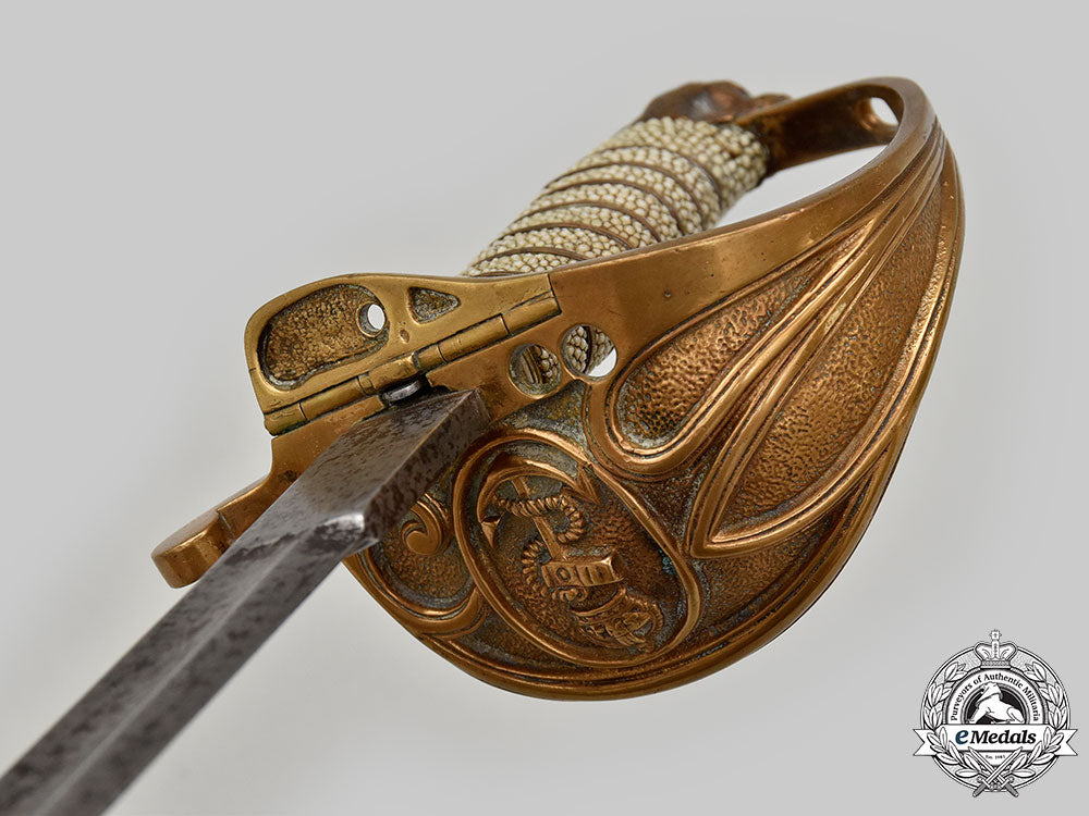 united_kingdom._a_first_war_royal_navy_officer's_sword,_by_j.r.gaunt_l22_mnc8396_187