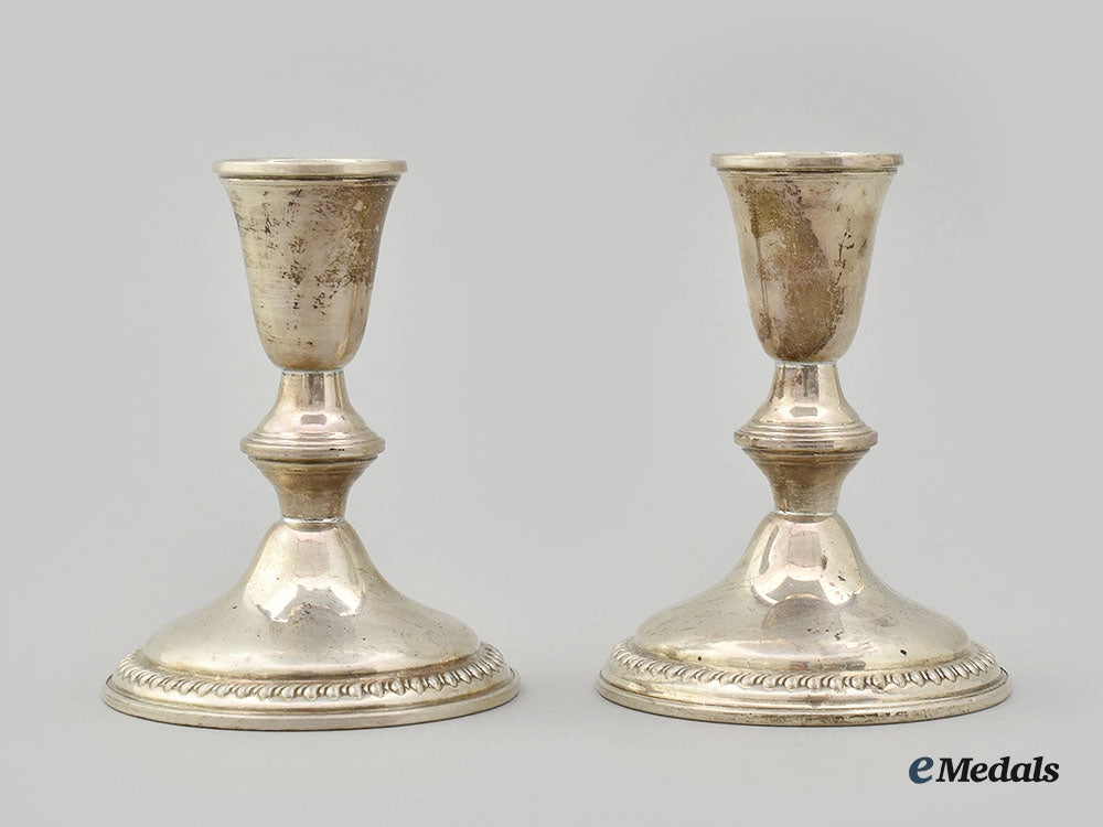 canada,_commonwealth._a_set_of_two_candlestick_holders,_by_birks_l22_mnc8608_078_1