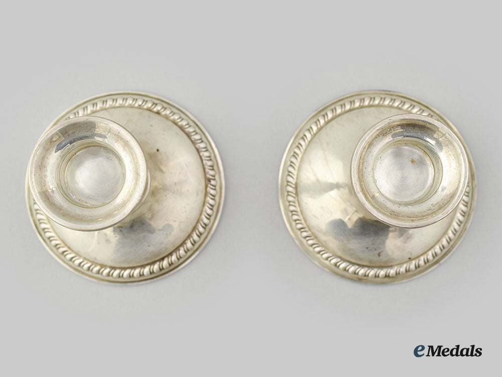 canada,_commonwealth._a_set_of_two_candlestick_holders,_by_birks_l22_mnc8610_080_1