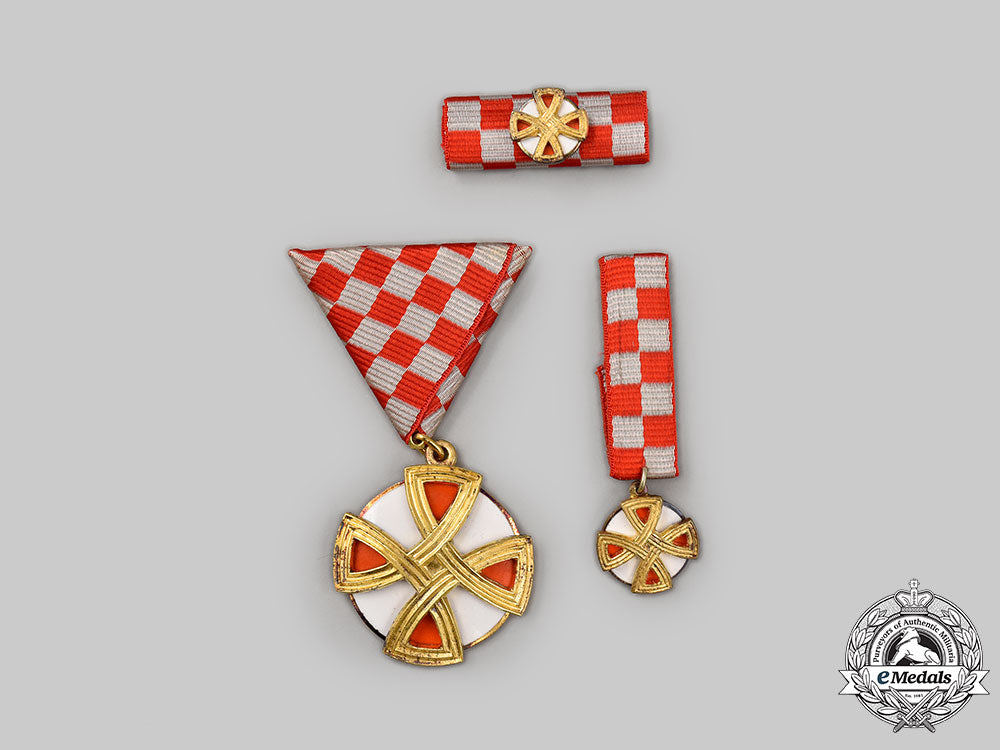 croatia,_republic._an_order_of_the_croatian_interlace,_fullsize_and_miniature,_cased_l22_mnc8661_825_1