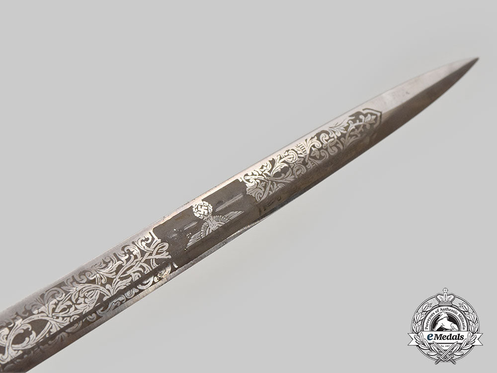 germany,_heer._an_etched_offcier’s_dress_dagger,_with_hanger,_by_f.w._höller_l22_mnc8740_320