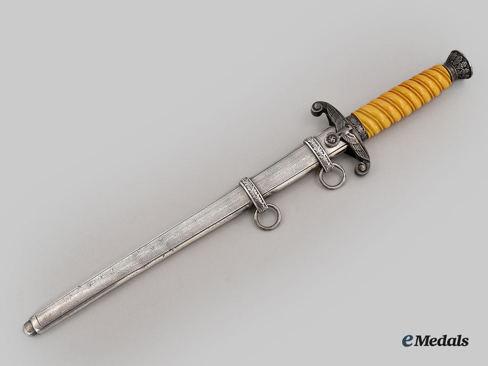 germany,_heer._an_officer’s_dagger,_with_hanger,_by_carl_eickhorn_l22_mnc8779_287_1