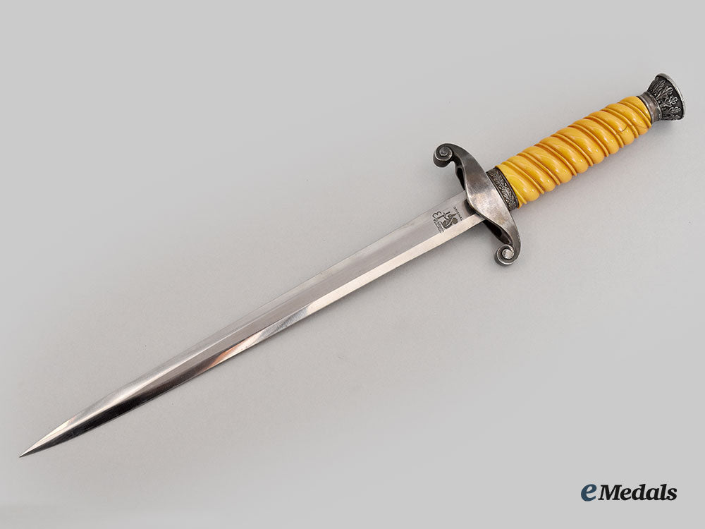 germany,_heer._an_officer’s_dagger,_with_hanger,_by_carl_eickhorn_l22_mnc8781_289_1