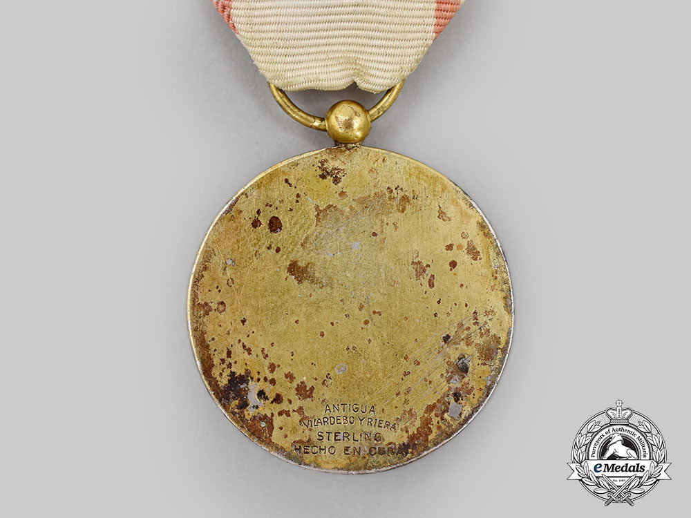 cuba,_republic._a_red_cross_merit_medal,_ii_class_l22_mnc8793_008_1