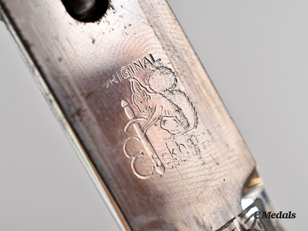 germany,_kriegsmarine._an_officer’s_dagger,_with_hanger,_by_carl_eickhorn_l22_mnc8924_531_1