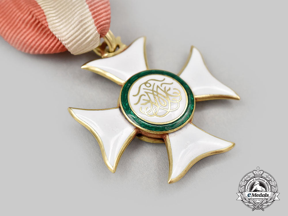 austria,_imperial._a_military_order_of_maria_theresia_in_gold,_knight_by_rothe,_to_capt._gustave_von_sonnewend,_c.1915_l22_mnc9058_506_1