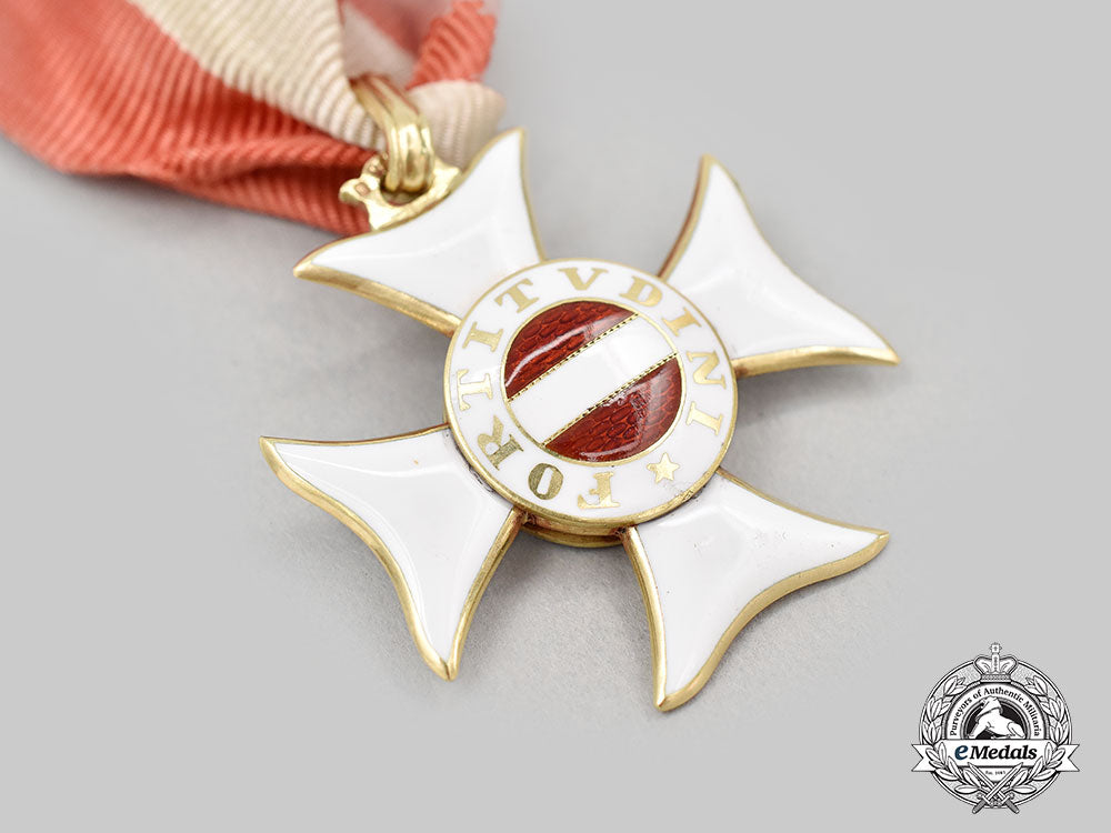 austria,_imperial._a_military_order_of_maria_theresia_in_gold,_knight_by_rothe,_to_capt._gustave_von_sonnewend,_c.1915_l22_mnc9061_507_1