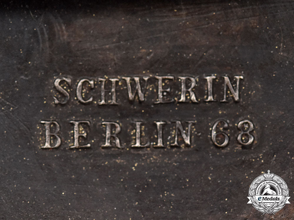 germany,_kriegsmarine._a_destroyer_war_badge,_by_schwerin_l22_mnc9098_594_1