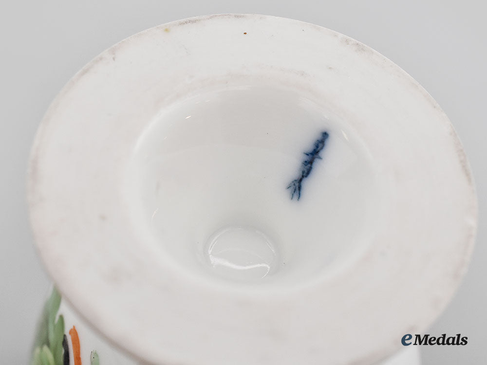 germany,_imperial._a_first_war_iron_cross_porcelain_teacup_l22_mnc9120_409_1