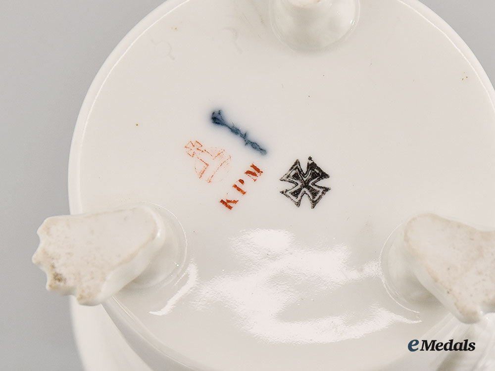 germany,_imperial._a_clawfoot_porcelain_mug_with_hindenburg_portrait,_by_kpm_l22_mnc9143_396_1