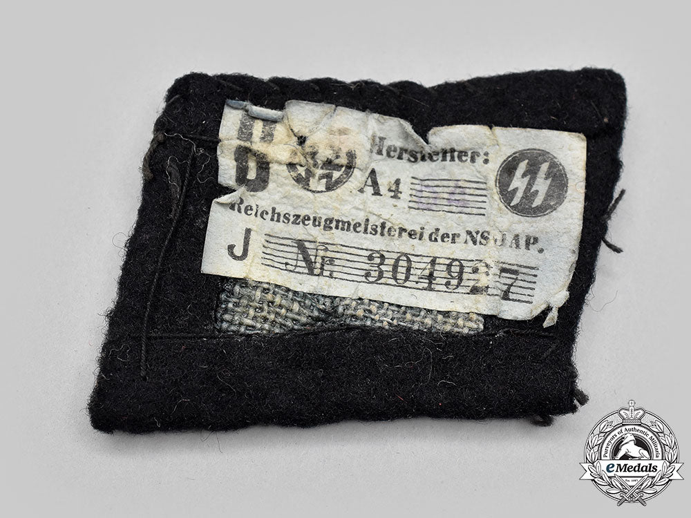 germany,_ss._a_field-_worn_em/_nco’s_runic_collar_tab_l22_mnc9275_604_1