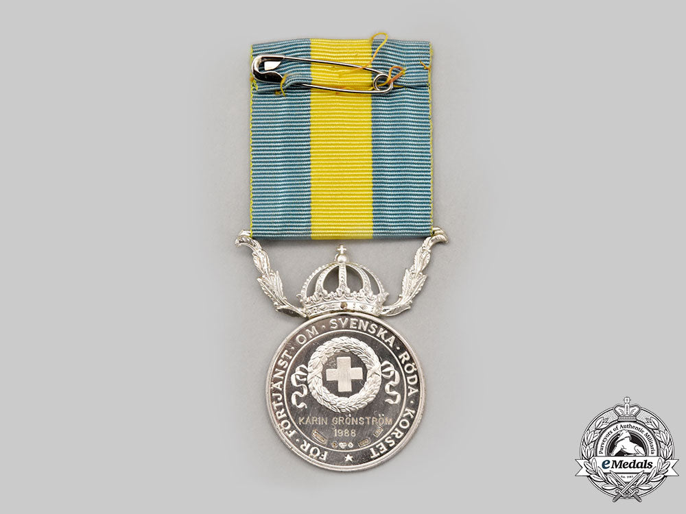 sweden,_kingdom._a_red_cross_merit_medal_for_voluntary_health_care,_ii_class_silver_grade_l22_mnc9362_686_1
