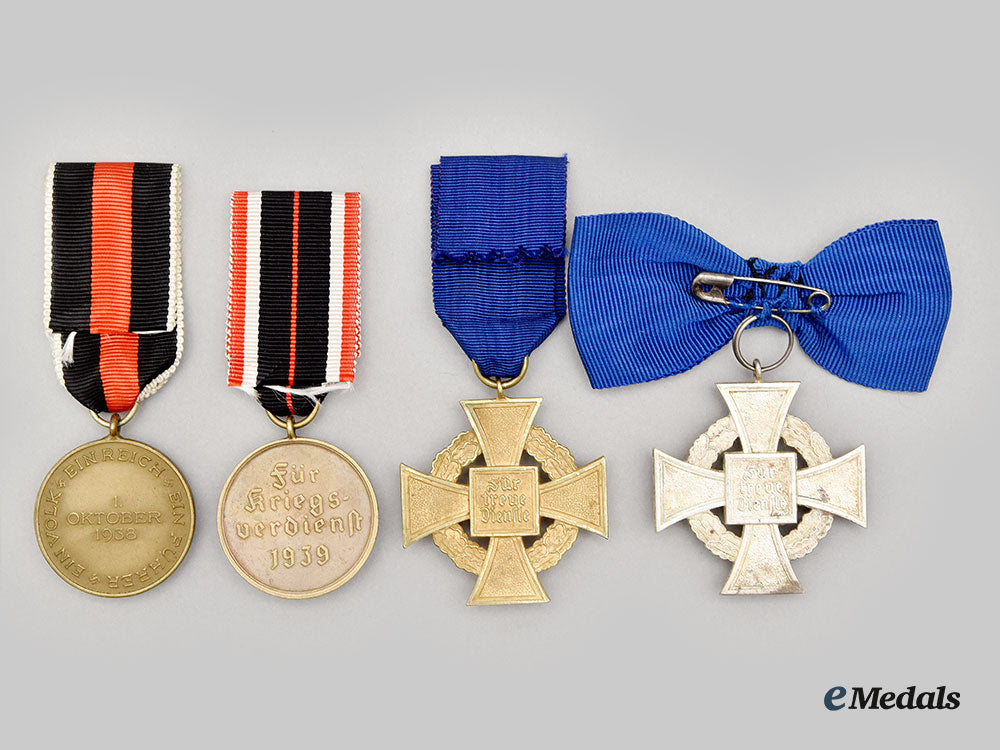 germany,_wehrmacht._a_mixed_lot_of_decorations_l22_mnc9377_450_1