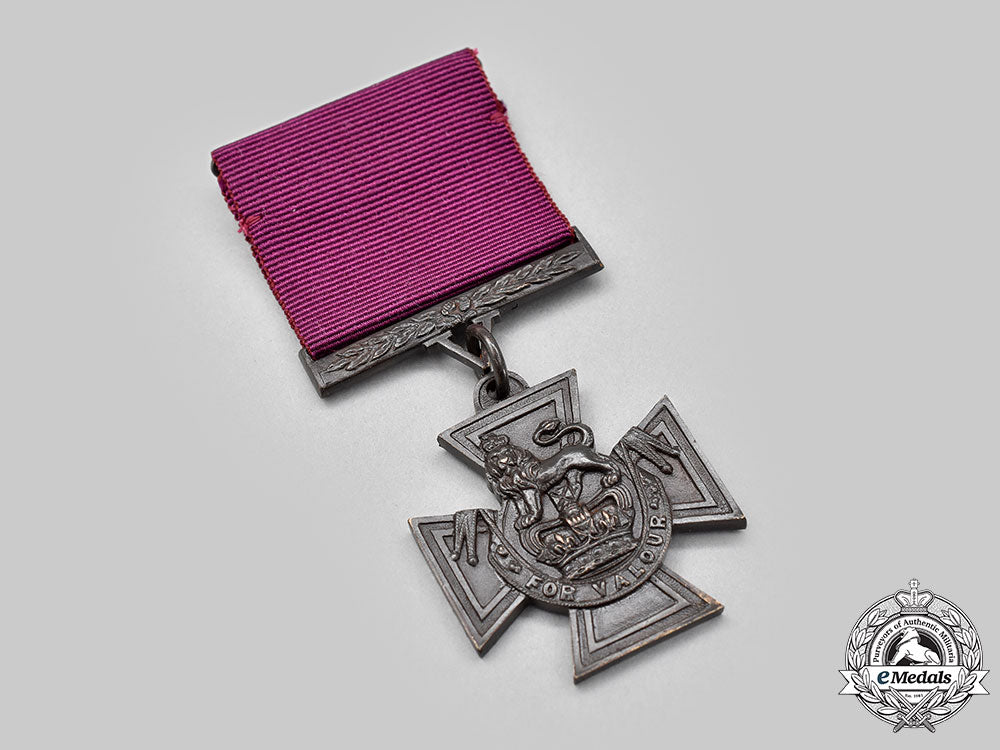 united_kingdom._a_limited_edition_replica_victoria_cross_by_hancocks&_co._of_london,_number418_of1352_l22_mnc9385_660_1