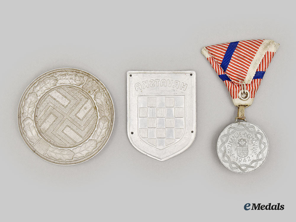 croatia,_independent_state._a_lot_of_croatian_axis_collaborator_insignia_l22_mnc9420_473_1