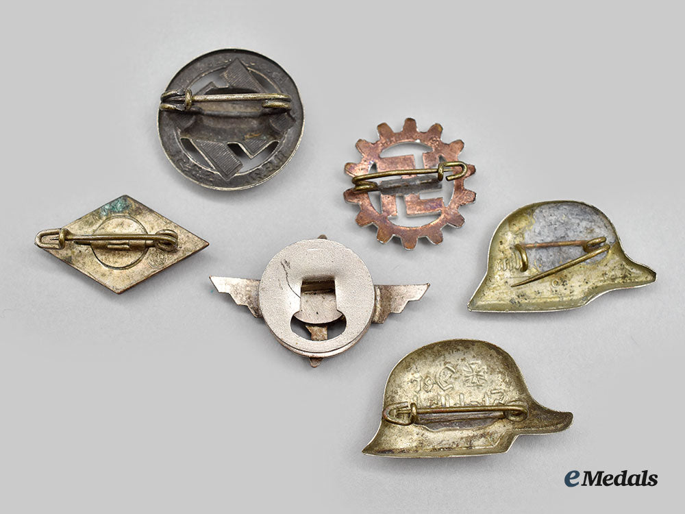 germany,_third_reich._a_mixed_lot_of_membership_badges_l22_mnc9450_273_1