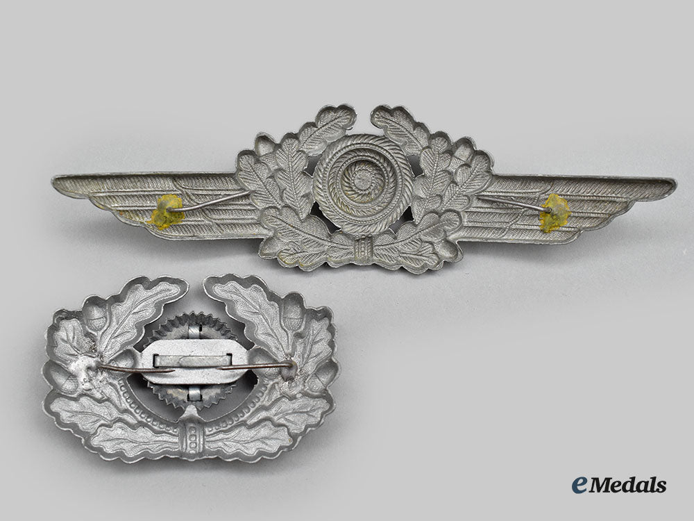 germany,_wehrmacht._a_pair_of_visor_cap_insignia_l22_mnc9454_275_1