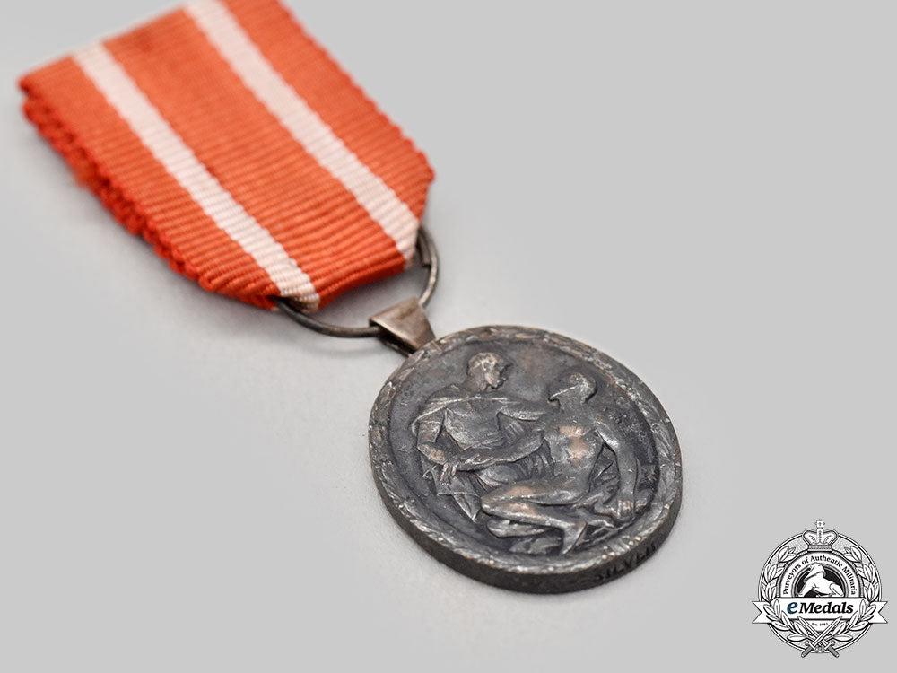 sweden,_kingdom._a_red_cross_medal,_silver_miniature_l22_mnc9478_738_1
