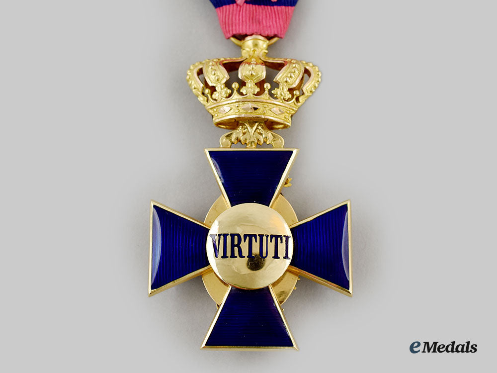 bavaria,_kingdom._an_exquisite_order_of_st._michael,_iii_class_cross_in_gold,_by_weiss&_co._l22_mnc9576_128_1