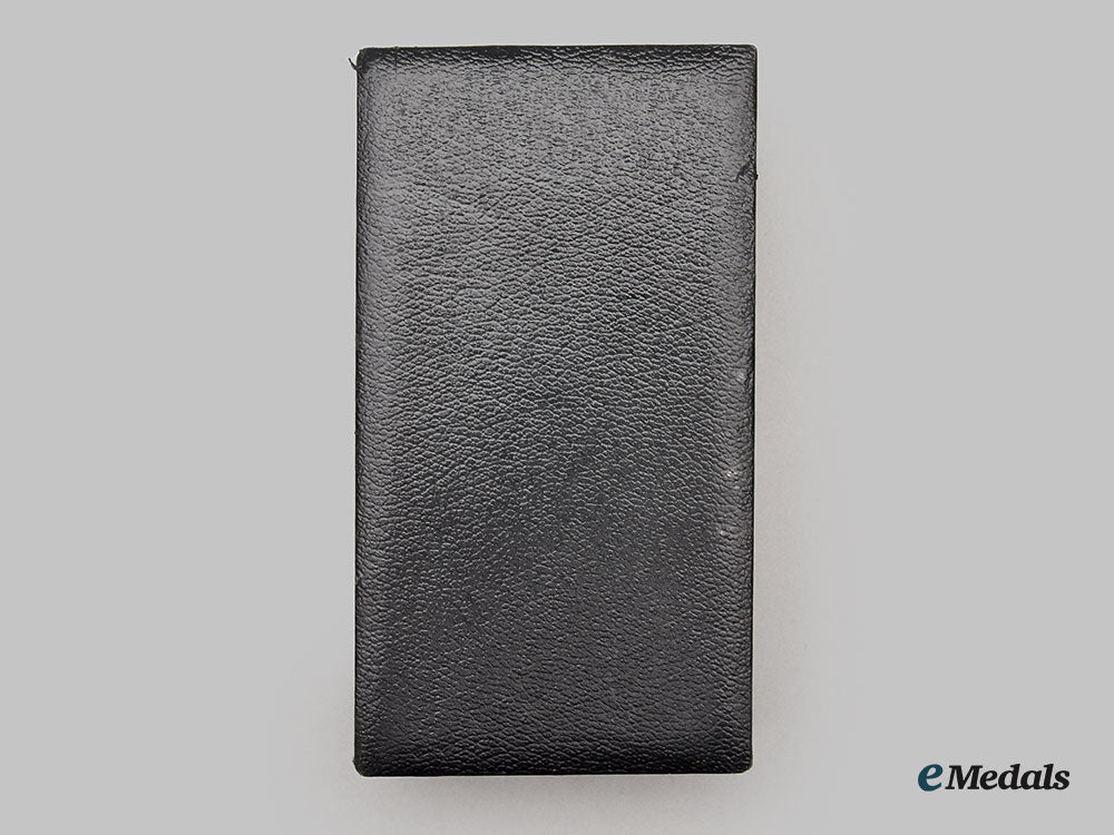 germany,_federal_republic._a_knight’s_cross_of_the_iron_cross_with_oak_leaves,1957_version,_with_case_l22_mnc9657_582