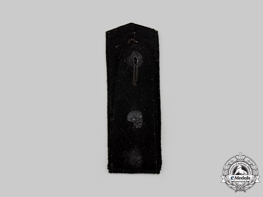 germany,_ss._a_third_pattern_lssah_unterscharführer’s_shoulder_strap_l22_mnc9831_309