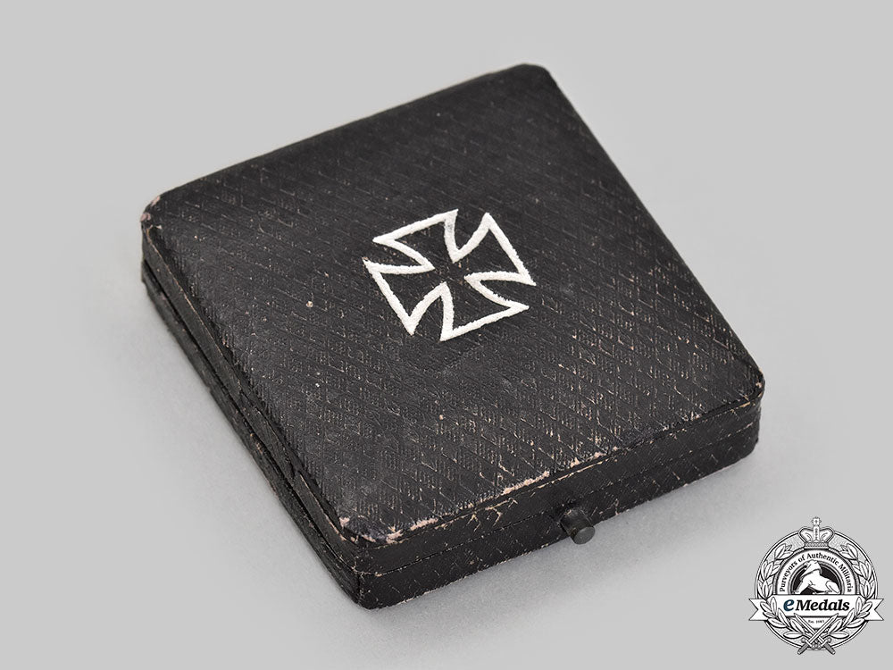 germany,_imperial._a1914_iron_cross_i_class,_with_case_l22_mnc9919_887_1