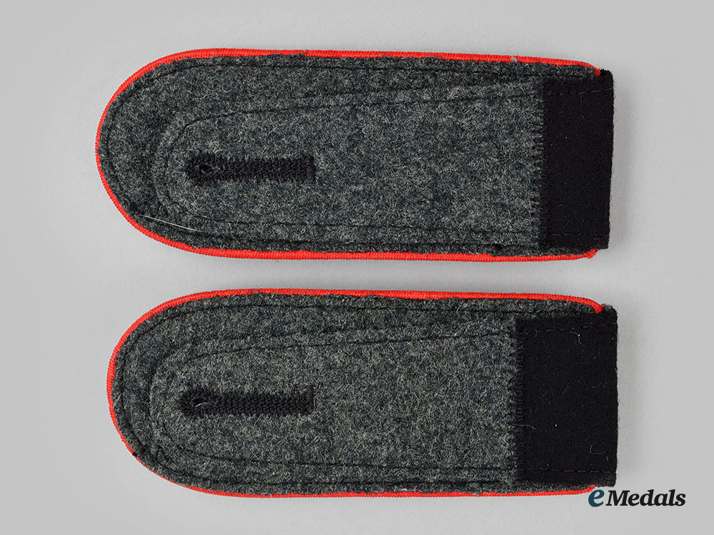 germany,_ss._a_mint_set_of_waffen-_ss_flak/_artillery_enlisted_personnel_shoulder_straps_l22_mnc9920_374_1_1