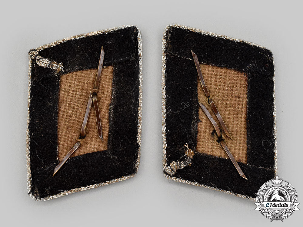 germany,_nskk._a_set_of_oberführer_collar_tabs_l22_mnc9947_031