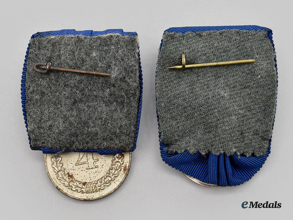 germany,_wehrmacht._a_pair_of_long_service_awards_l22_mnc9976_324