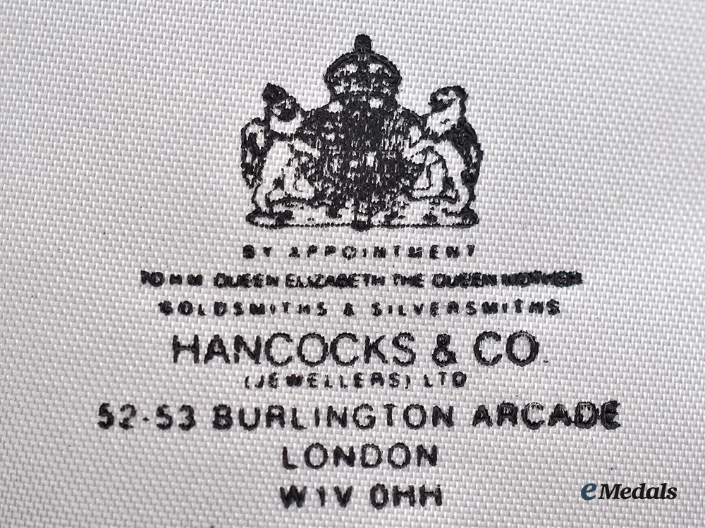 united_kingdom._a_limited_edition_replica_victoria_cross_by_hancocks&_co._of_london,_number446_of1352_l22l22_mnc0440_577_756_1