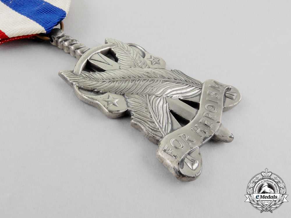 an_american_reserve_officers'_training_corps(_rotc)_medal_for_heroism_l_459_1