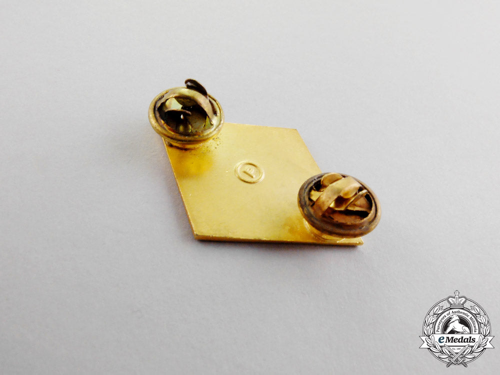 united_states._eleven_military_police_badges_m17-000210