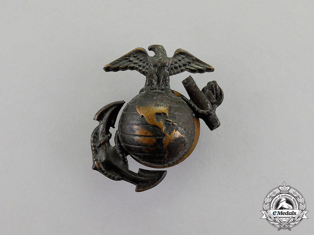 united_states._a_lot_of_seven_insignia_m17-2601