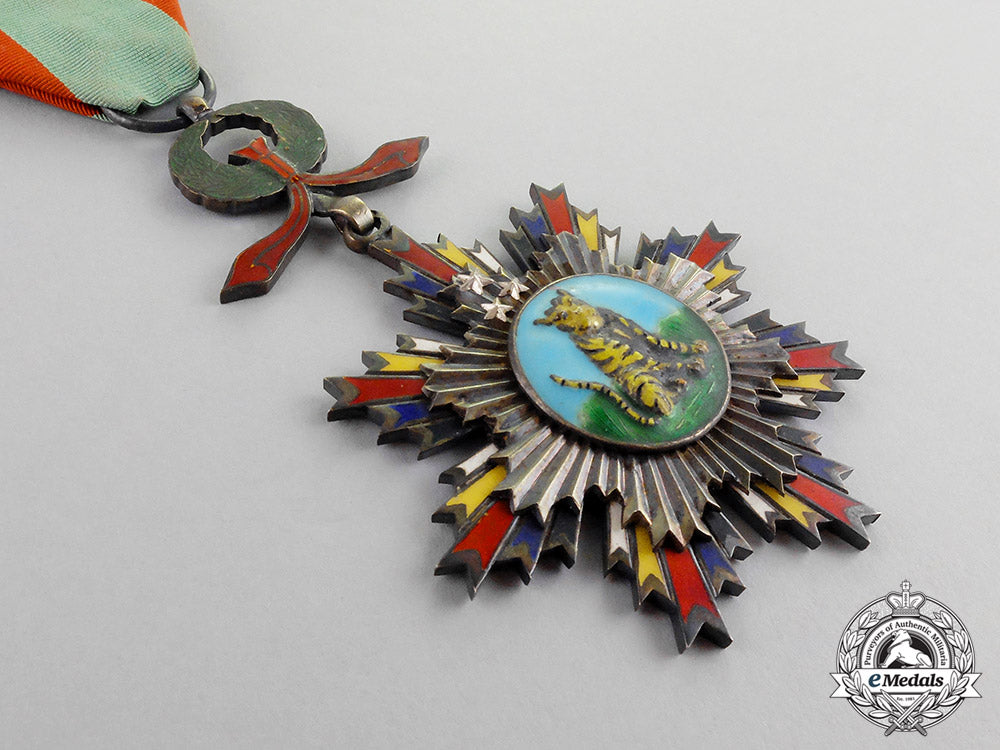 china._an_order_of_the_striped_tiger,_fourth_class_officer,_c.1915_m17-3867