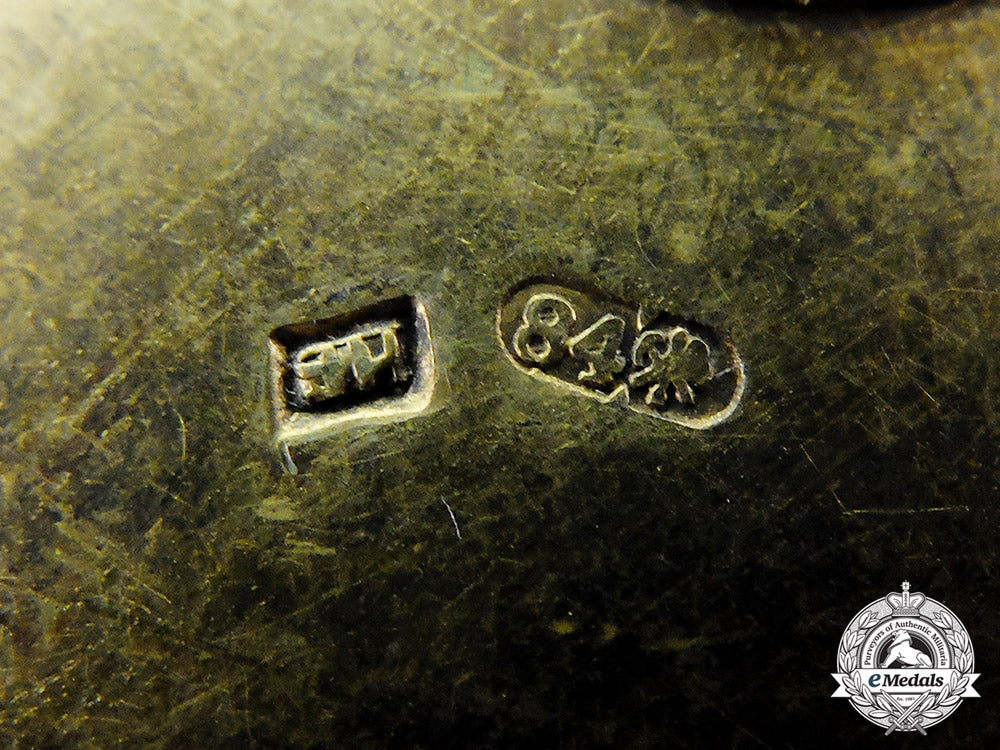 russia,_imperial._a_military_medical_doctors_general_practitioner_badge,_c.1897_m18-0235