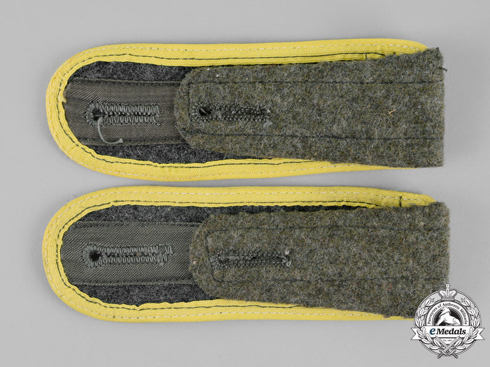 germany._a_set_of_wehrmacht_heer(_army)_signals_troops_em_shoulder_straps_m18-2151